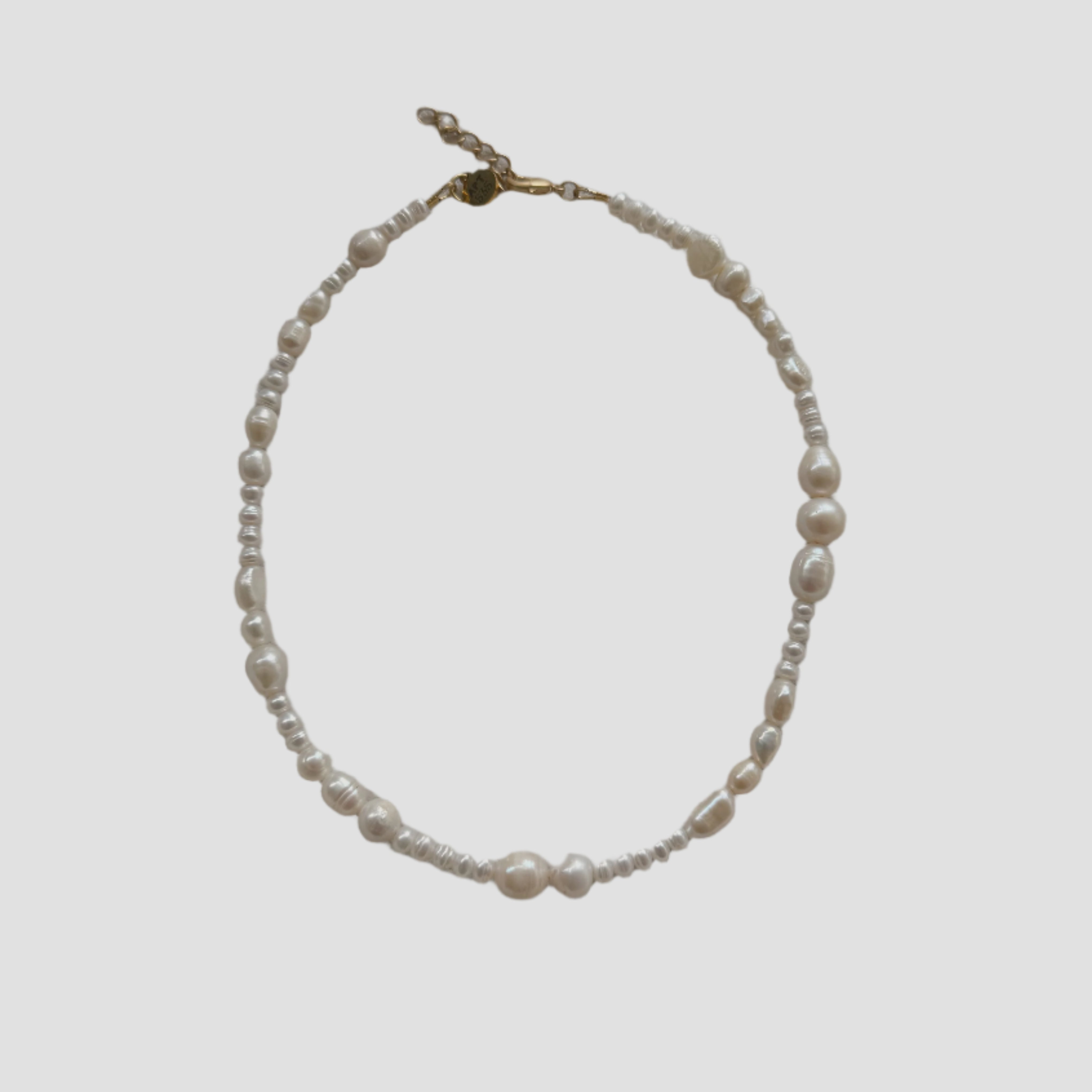 CHAOTIC PEARL NECKLACE