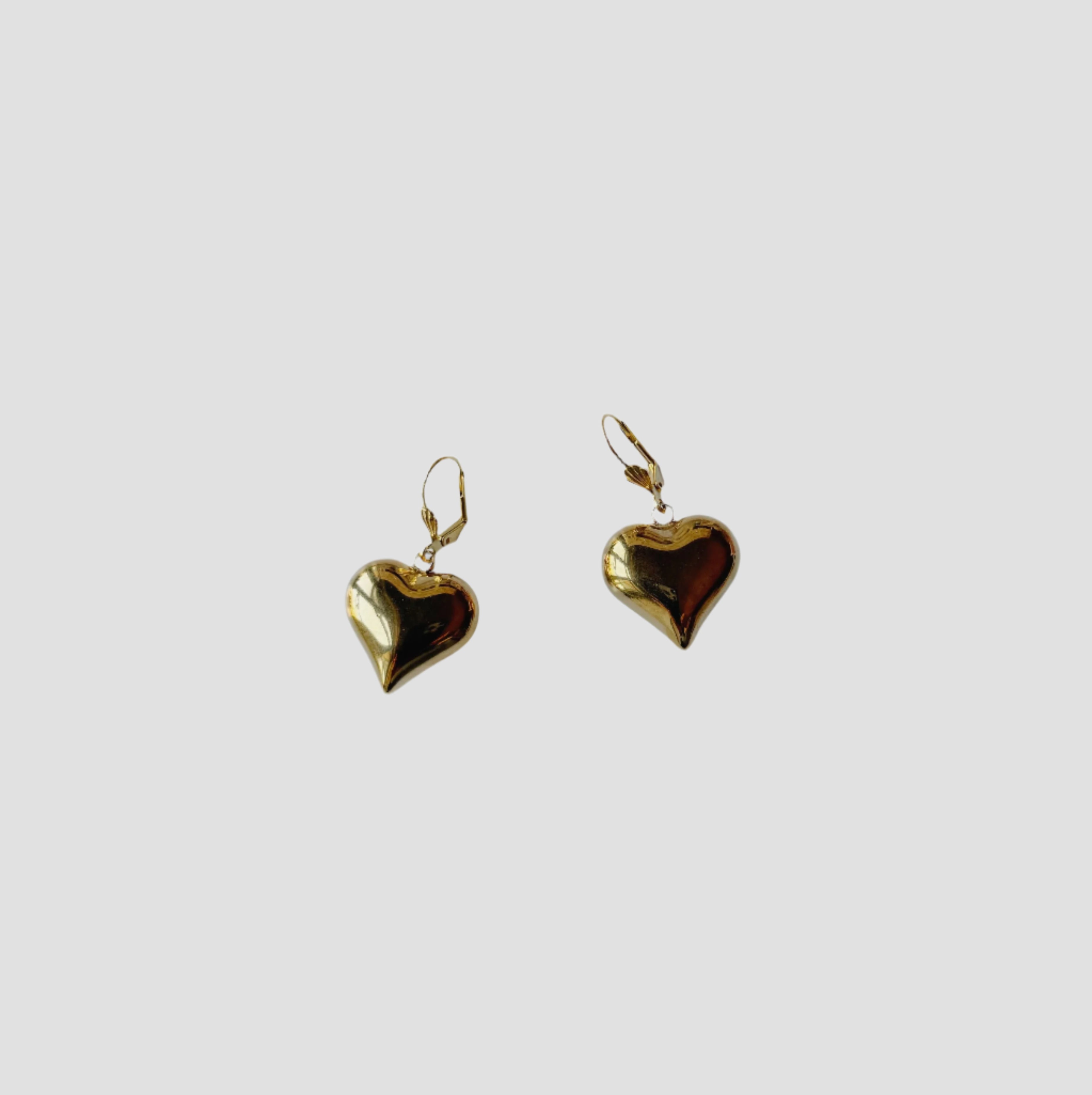 GOLD CHUNKY HEART EARRINGS