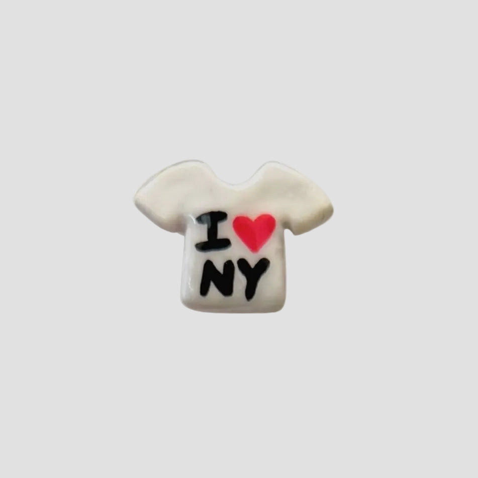 White t-shirt with a red heart design i love ny t shirt magnet