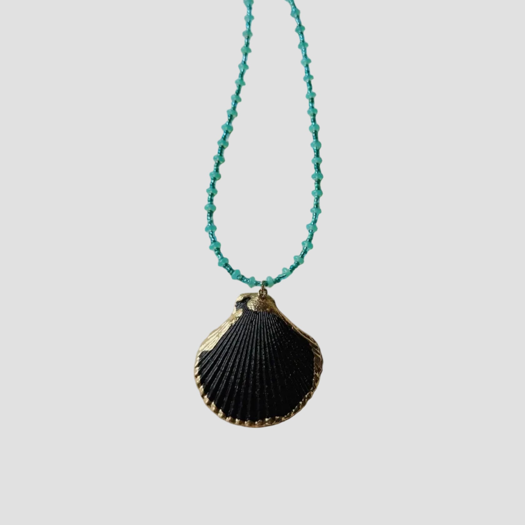 TURQUOISE X BLACK SHELL NECKLACE