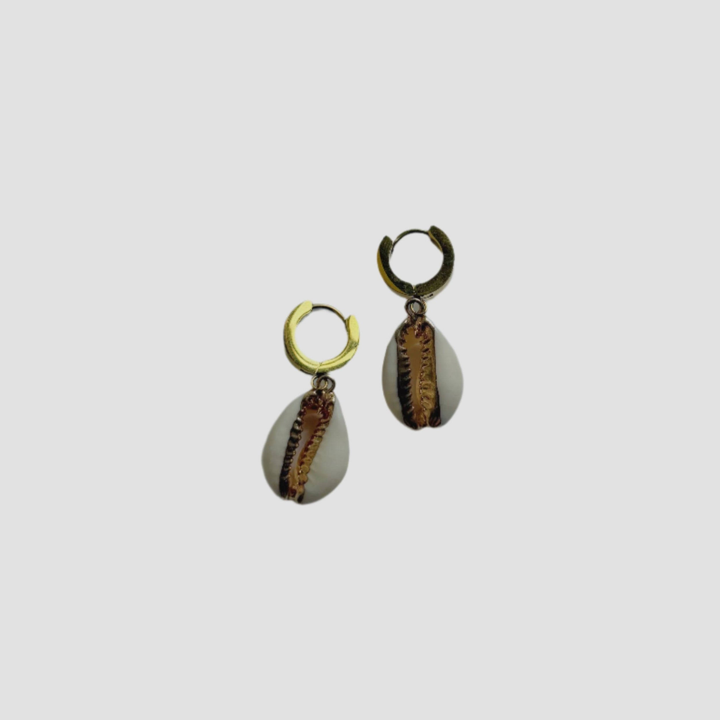SHELLY EARRINGS