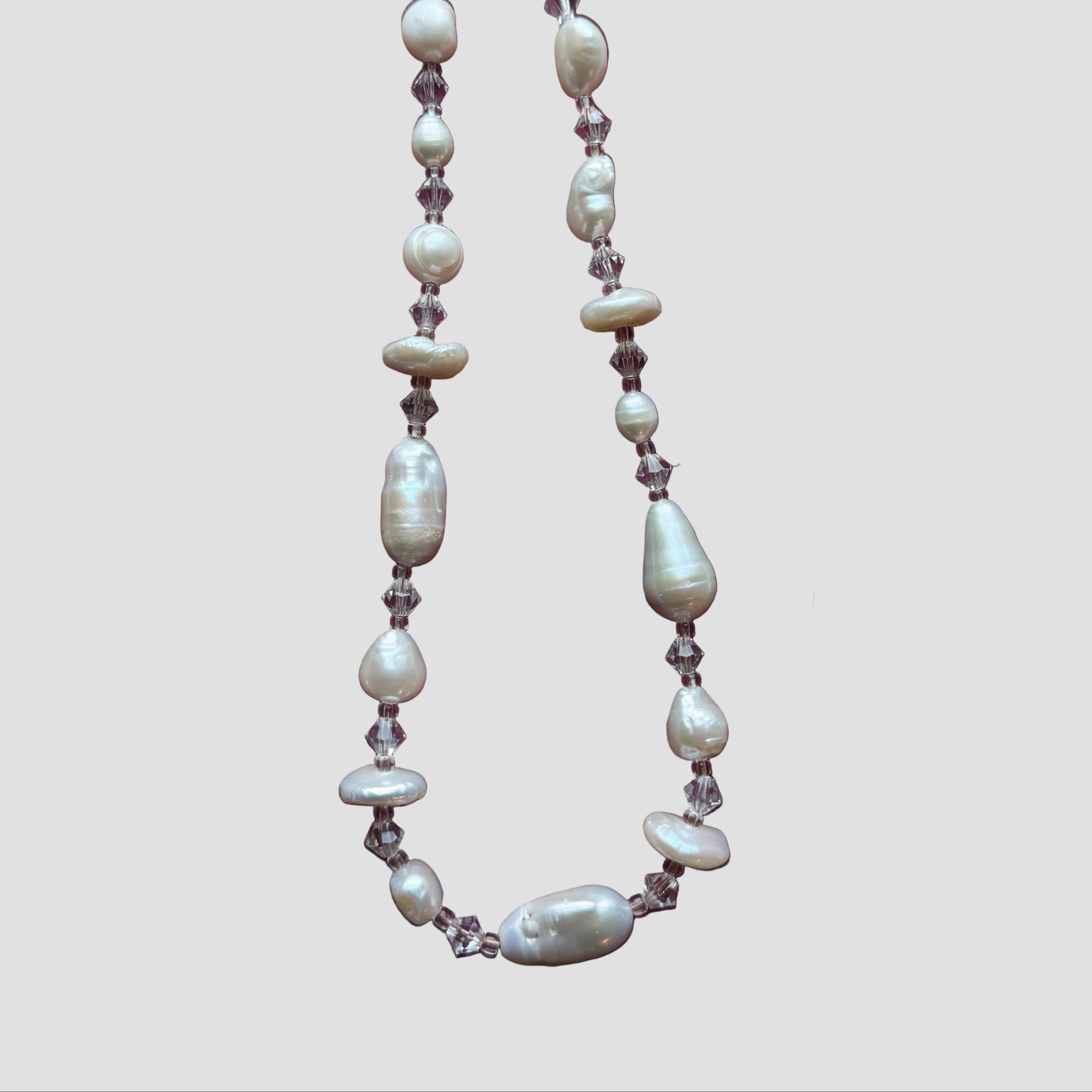 POSH PEARLS NECKLACE