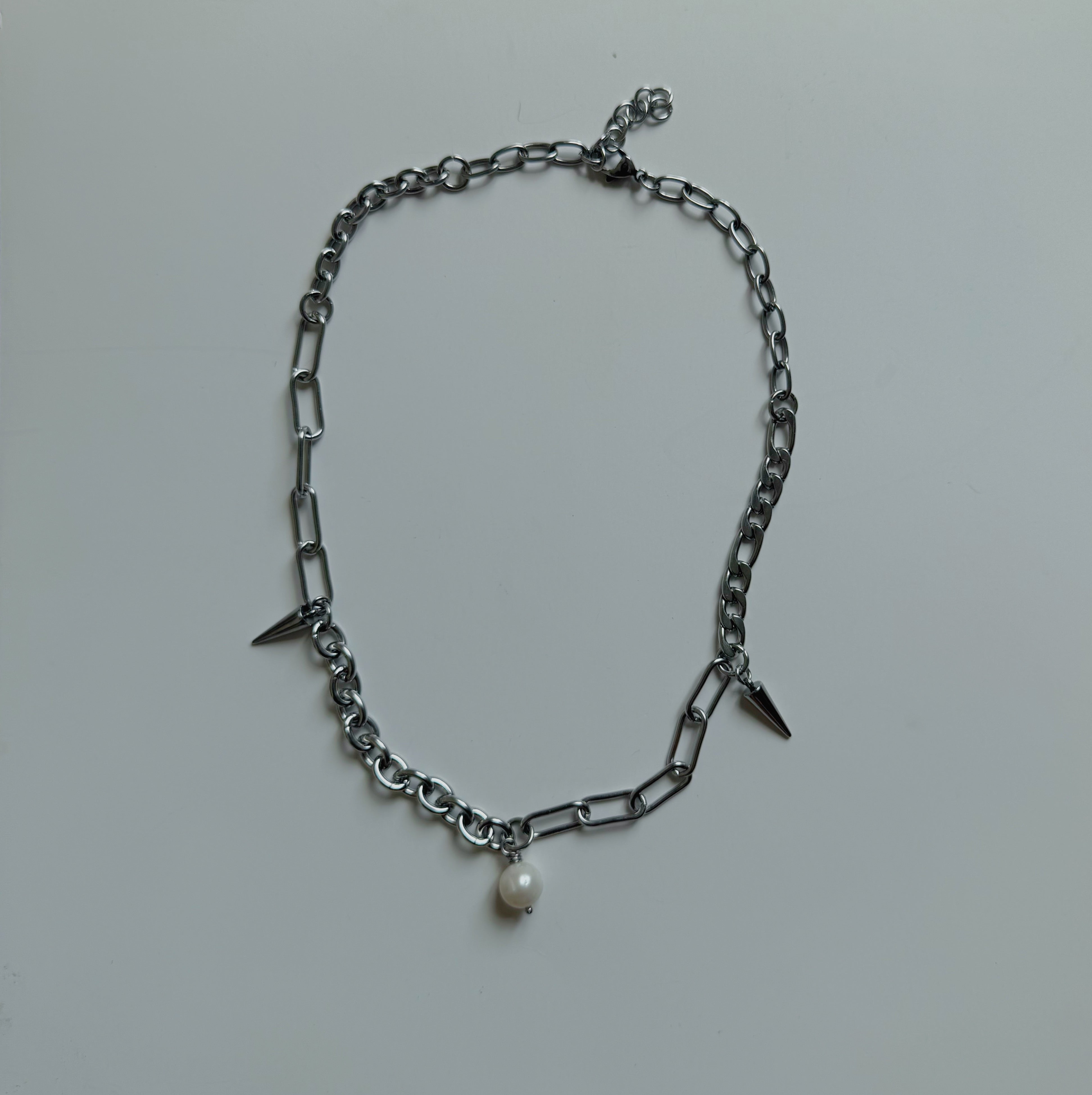 GRUNGE X PEARL CHAIN