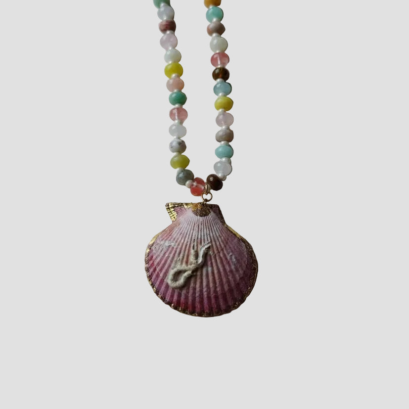 CORAL REEF SHELL NECKLACE